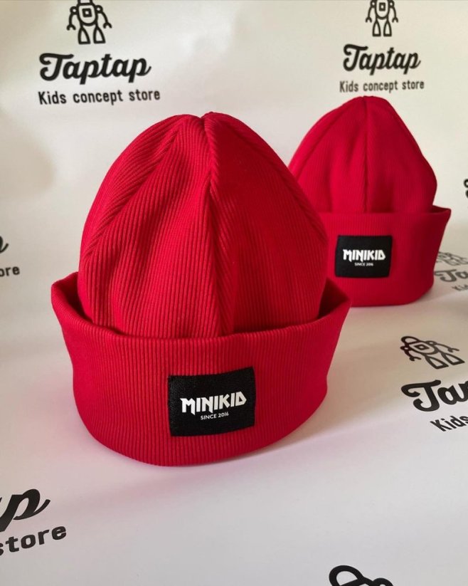 RED COTTON HAT / Červená vrúbkovaná čiapka