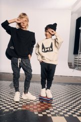 STRIPE BLACK PANTS black / Detské nohavice s lampasom